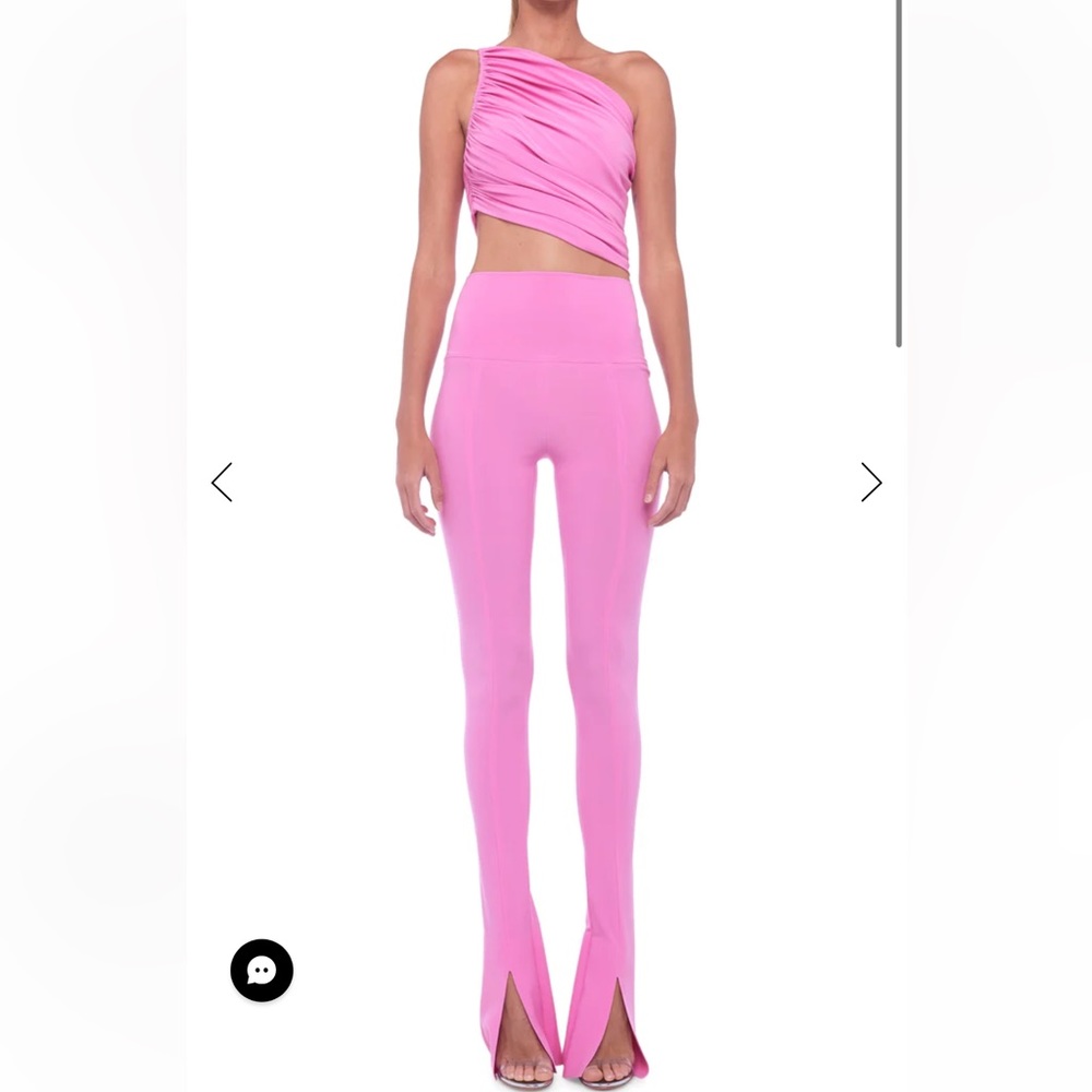 Norma Kamala leggings and top